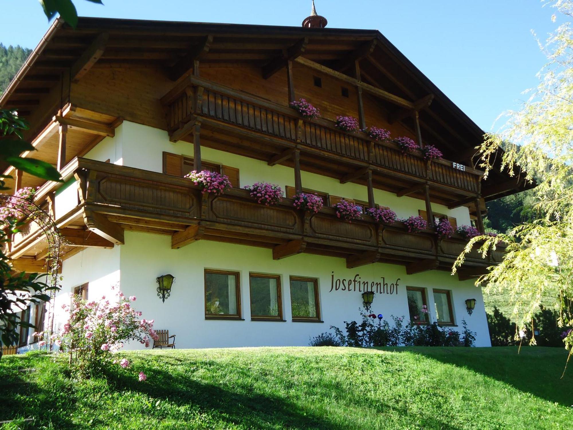 Hotel Josefinenhof Neustift im Stubaital Esterno foto