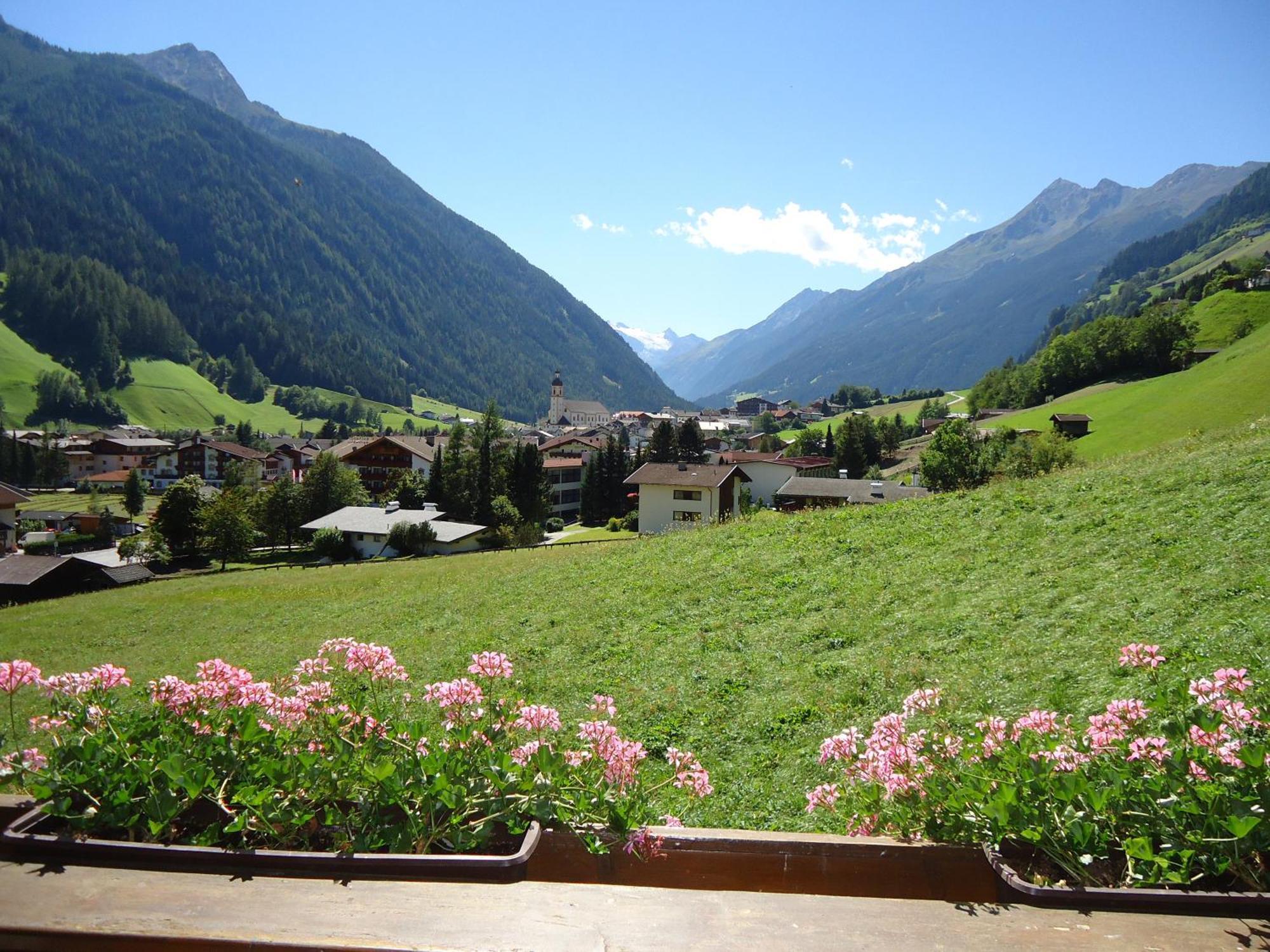 Hotel Josefinenhof Neustift im Stubaital Esterno foto